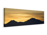 Leinwandbild Panorama Der Sonnenaufgang in den Bergen